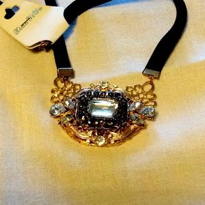 NWOT 10” black velvet brooch choker.Gold, glass.